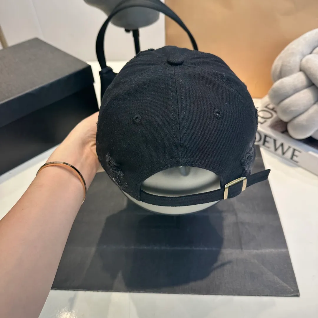 P56 Crow Heart Baseball Cap, holed retro peaked cap, head circumference 57.cm